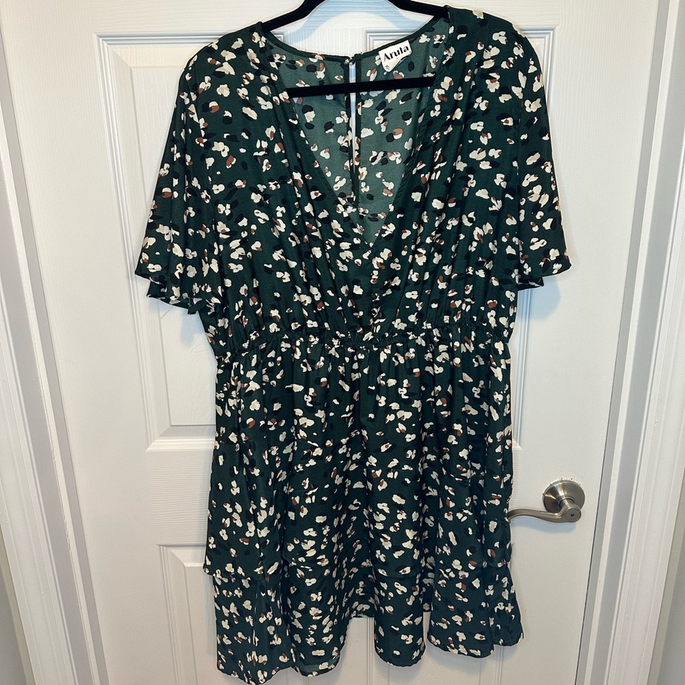 Arula Size B Green Cheetah Hi-Low Dress